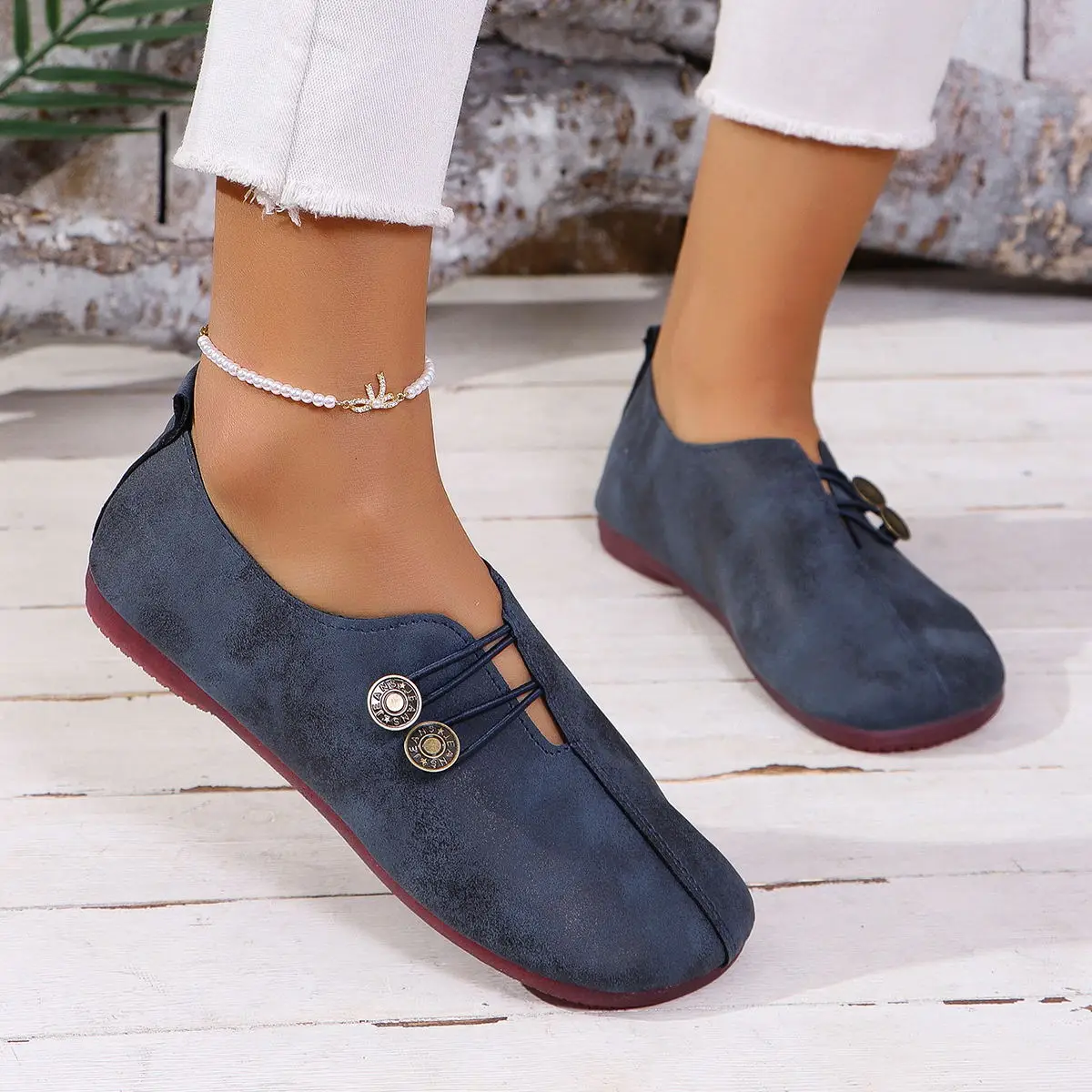 New Women's Comfort Flat Shoes, Retro Style Metal Accent Loafers, Soft Distressed Casual Slip-On Shoes