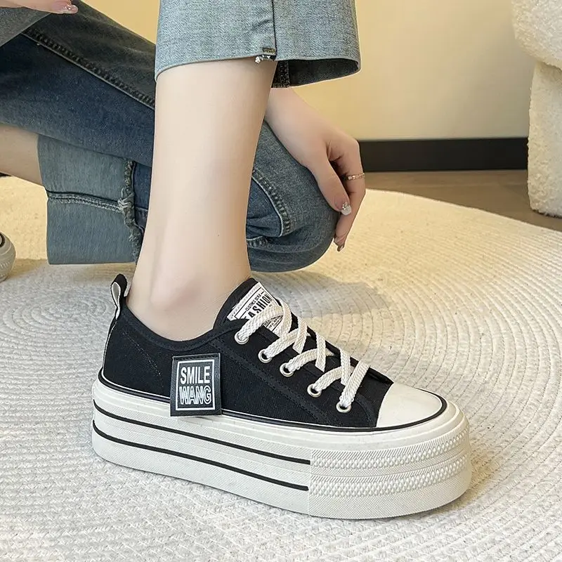 2026 New Women's Black Platform Canvas Sneakers Lace-up Comfortable Shoes Fashion Outdoor Multi-functional Sports Canvas Shoes