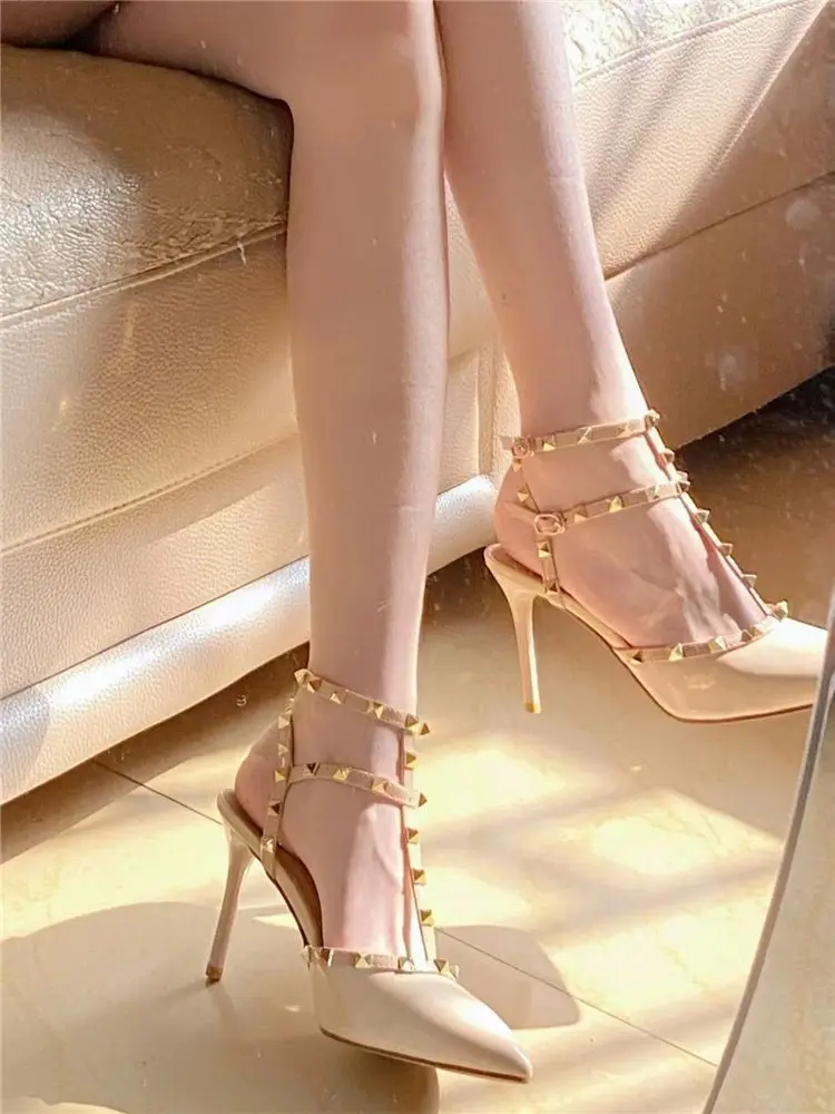 Fashion Ladies rivet high heels Luxury designer nude shoes Sexy pointed elegant shoes Women's plus size Hollow out pumps Mujer