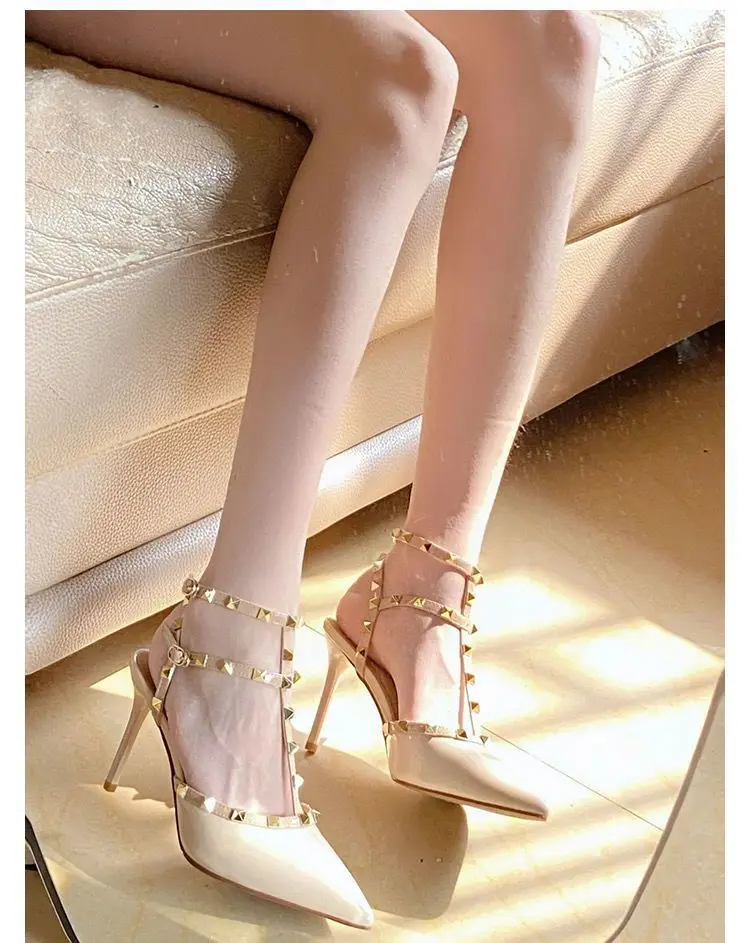 Fashion Ladies rivet high heels Luxury designer nude shoes Sexy pointed elegant shoes Women's plus size Hollow out pumps Mujer