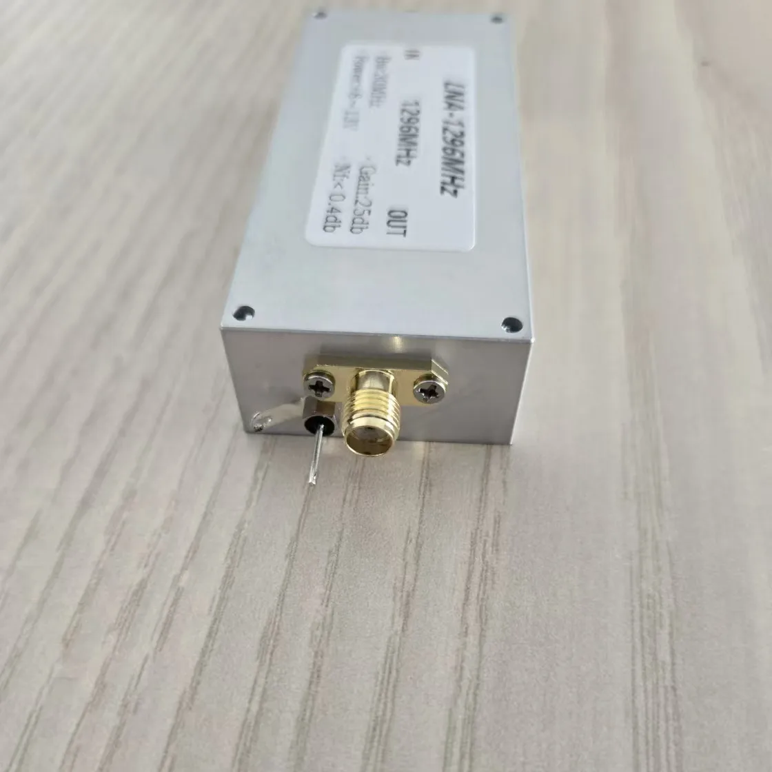LNA bandpass low-noise antenna amplifier 1296MHz bandwidth 30MHz 25db broadband linear