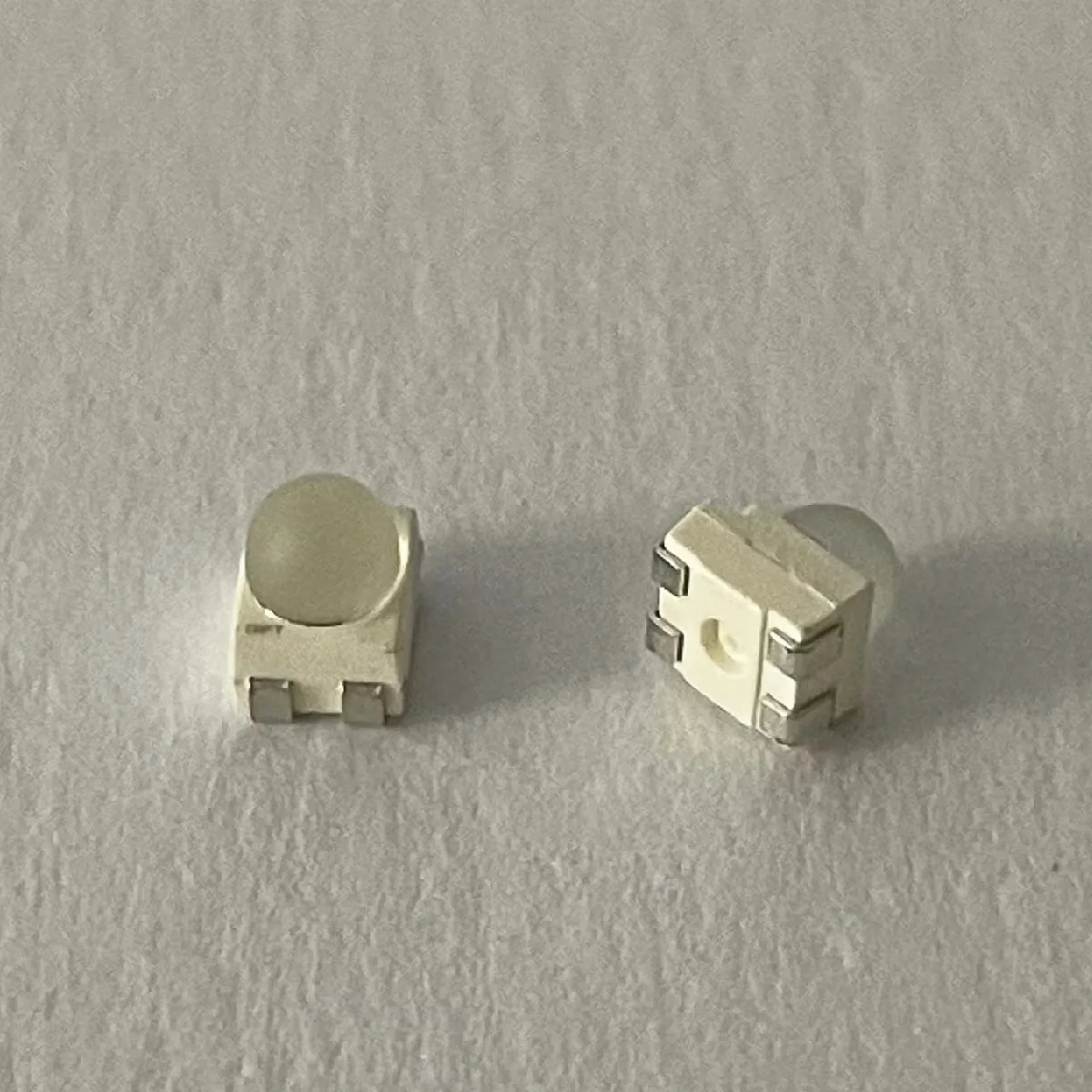 50PCS LAE65F LYE65F LSE65F 3528 SMD LED WITH LENS PLCC-4 COMMON CATHODE 50mA 60 degrees beam angle LA LS LY E65F