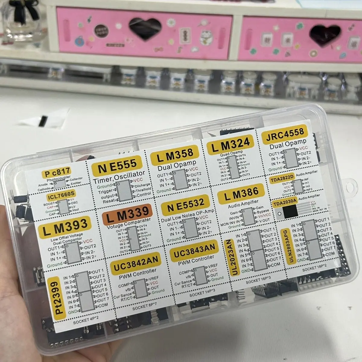 150Pcs Assorted IC Chip Kit Op-Amp Oscillator PC817 NE555 LM358 LM324 Transistor Array Electronic Components Set with Sockets