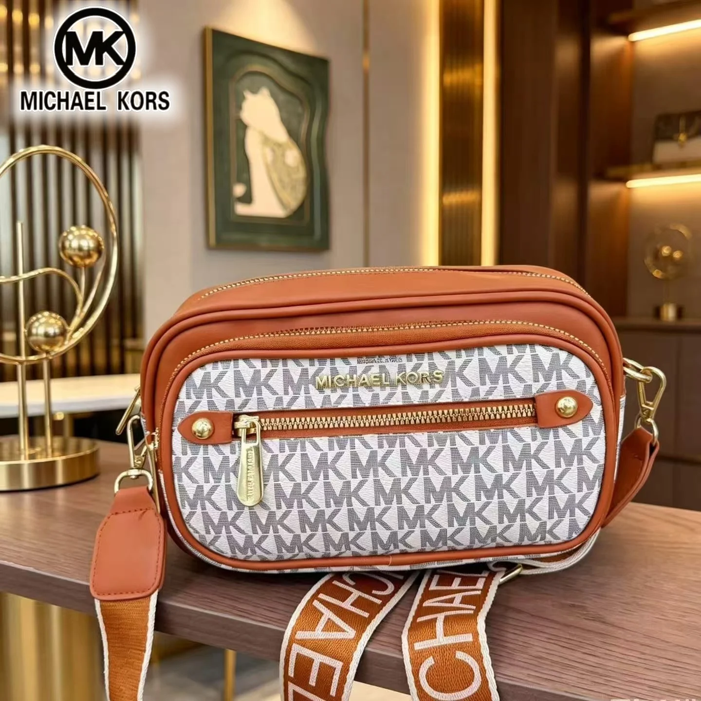 Michael Kors Women's Shoulder Crossbody Bag MK Classic Letter Camera Bag Fashionable and Casual Outdoor Shopping Travel Bag