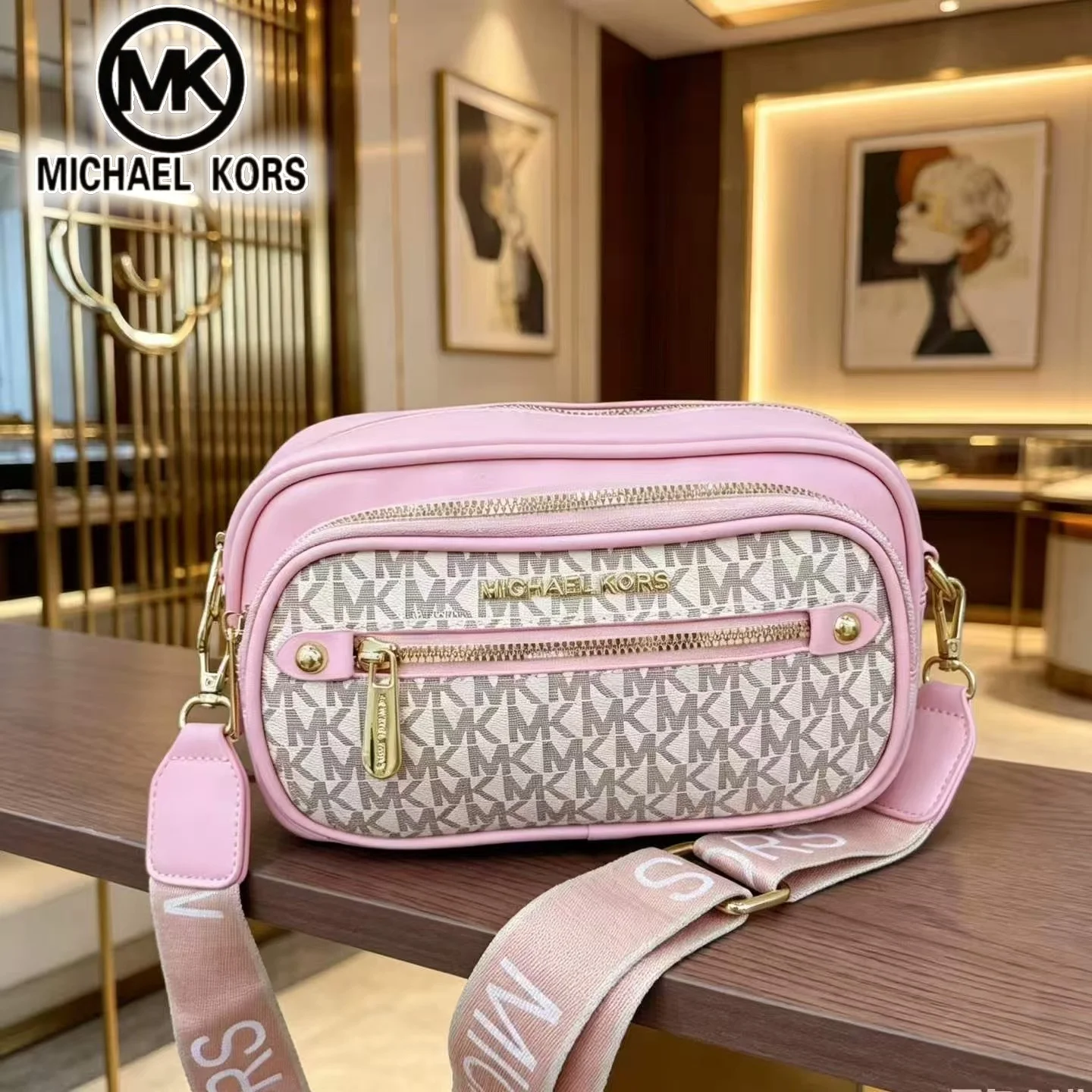Michael Kors Women's Shoulder Crossbody Bag MK Classic Letter Camera Bag Fashionable and Casual Outdoor Shopping Travel Bag