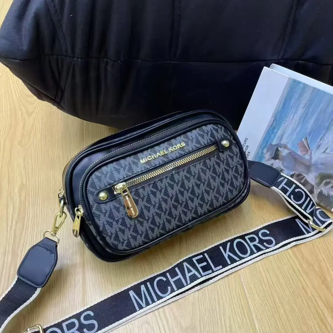 Michael Kors Women's Shoulder Crossbody Bag MK Classic Letter Camera Bag Fashionable and Casual Outdoor Shopping Travel Bag