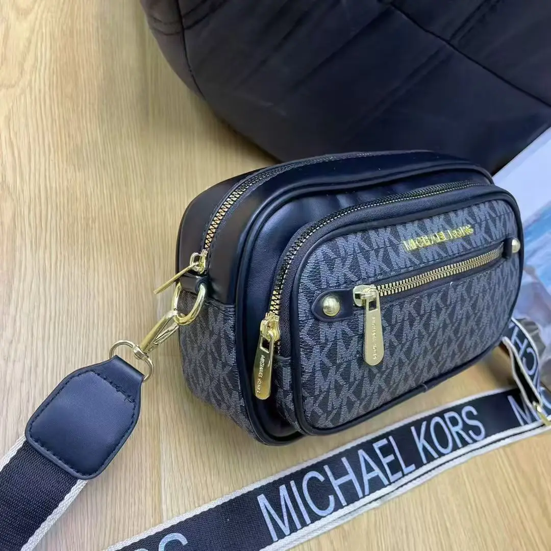 Michael Kors Women's Shoulder Crossbody Bag MK Classic Letter Camera Bag Fashionable and Casual Outdoor Shopping Travel Bag