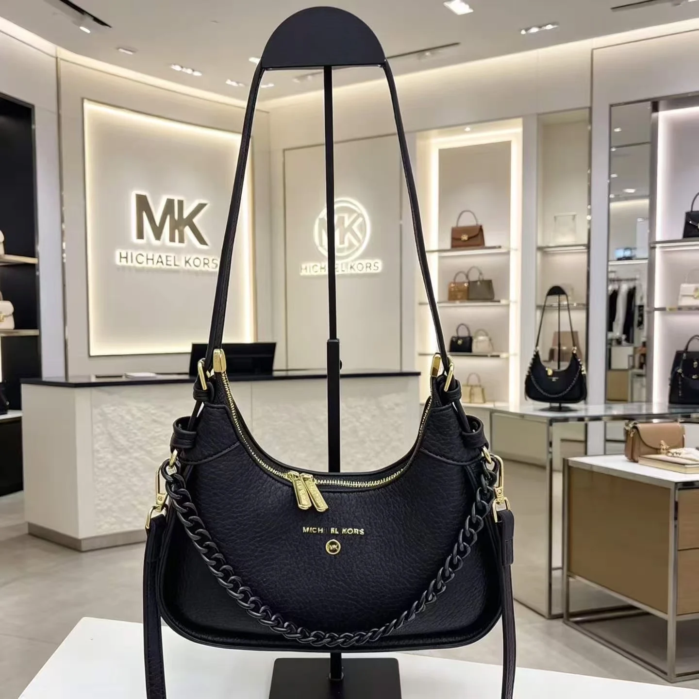 Michael Kors New Ladies' Fashionable Shoulder Bag, MK Business Casual Handbag, High-Quality Leather, Girls' Travel Bag