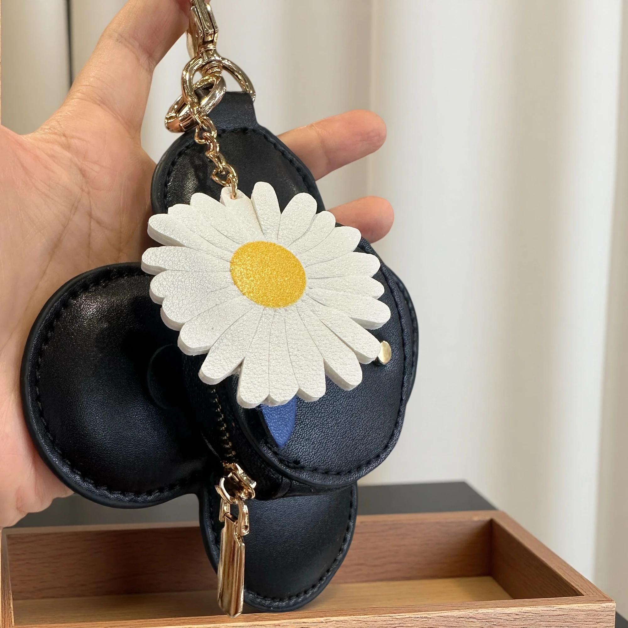 Real Leather Coin Purse with Daisy Charm-Cute Keychain Bag Clip for Handbag-Detachable Daisy Flower Accessory-Gift For Women