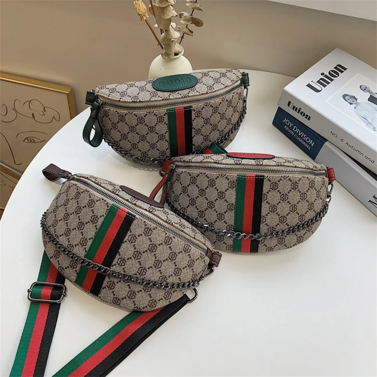 Classic Geometric Pattern Fashion Crossbody Bag Lightweight Zipper PU Adjustable Striped Strap Waist Bag for Commute
