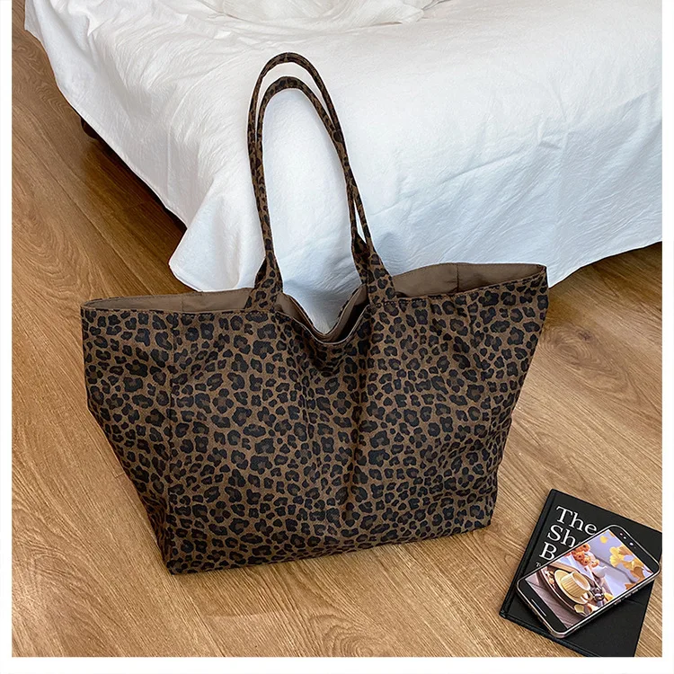 Fashionable Leopard Print Shoulder Bag Women Texture Simple Crossbody Tote Handle Bag Casual Versatile and Commuter Storage Bag