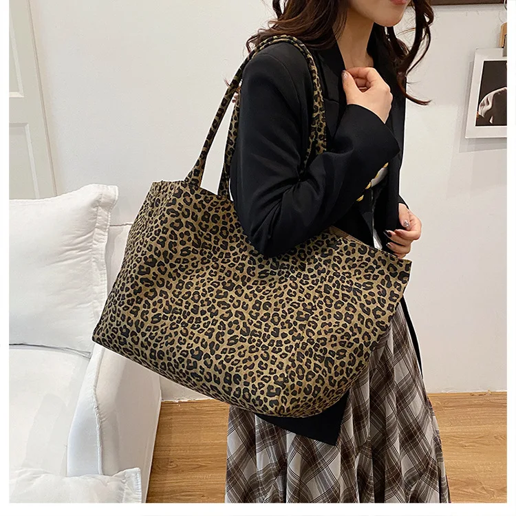 Fashionable Leopard Print Shoulder Bag Women Texture Simple Crossbody Tote Handle Bag Casual Versatile and Commuter Storage Bag