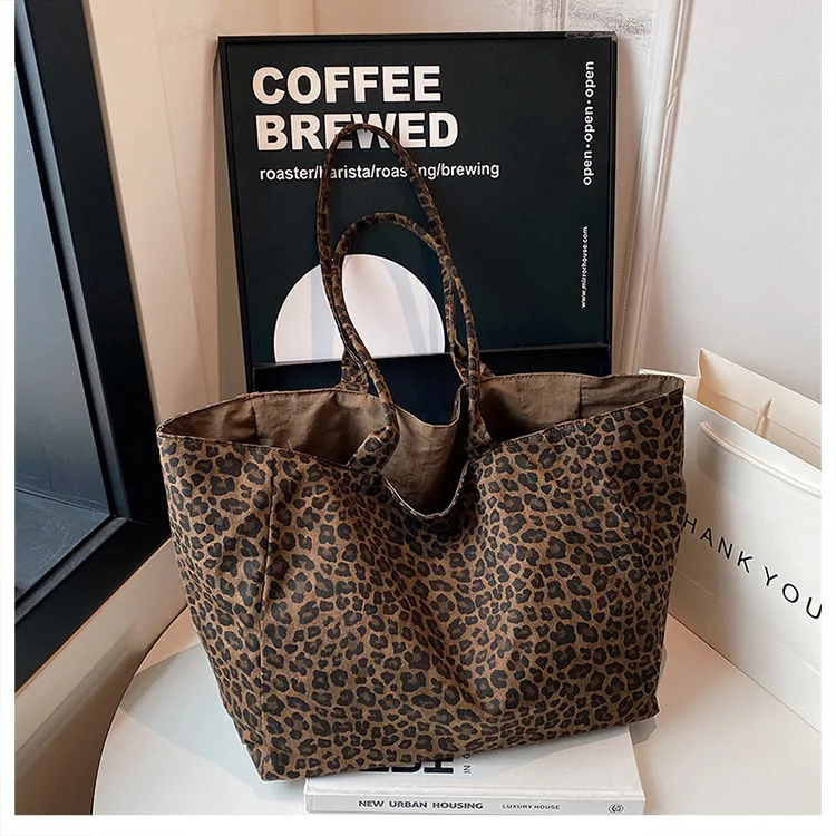 Fashionable Leopard Print Shoulder Bag Women Texture Simple Crossbody Tote Handle Bag Casual Versatile and Commuter Storage Bag