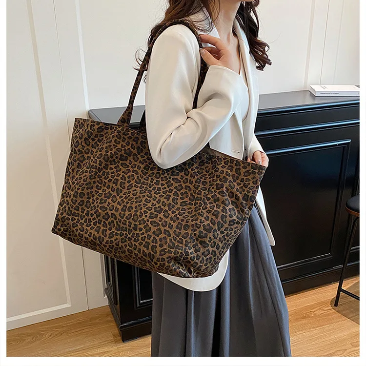 Fashionable Leopard Print Shoulder Bag Women Texture Simple Crossbody Tote Handle Bag Casual Versatile and Commuter Storage Bag