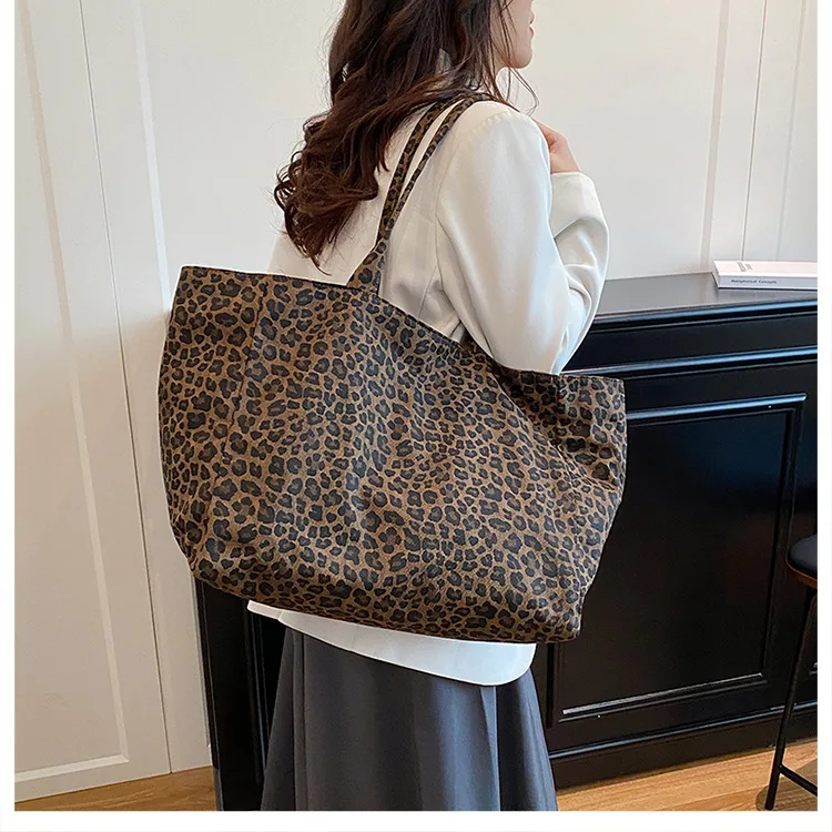 Fashionable Leopard Print Shoulder Bag Women Texture Simple Crossbody Tote Handle Bag Casual Versatile and Commuter Storage Bag