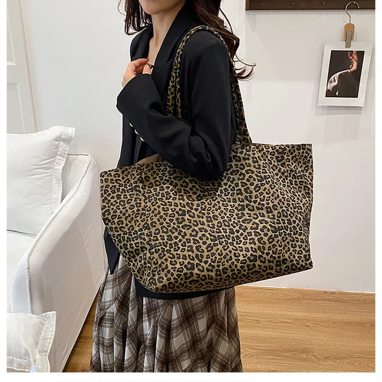 Fashionable Leopard Print Shoulder Bag Women Texture Simple Crossbody Tote Handle Bag Casual Versatile and Commuter Storage Bag