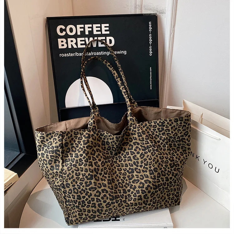 Fashionable Leopard Print Shoulder Bag Women Texture Simple Crossbody Tote Handle Bag Casual Versatile and Commuter Storage Bag
