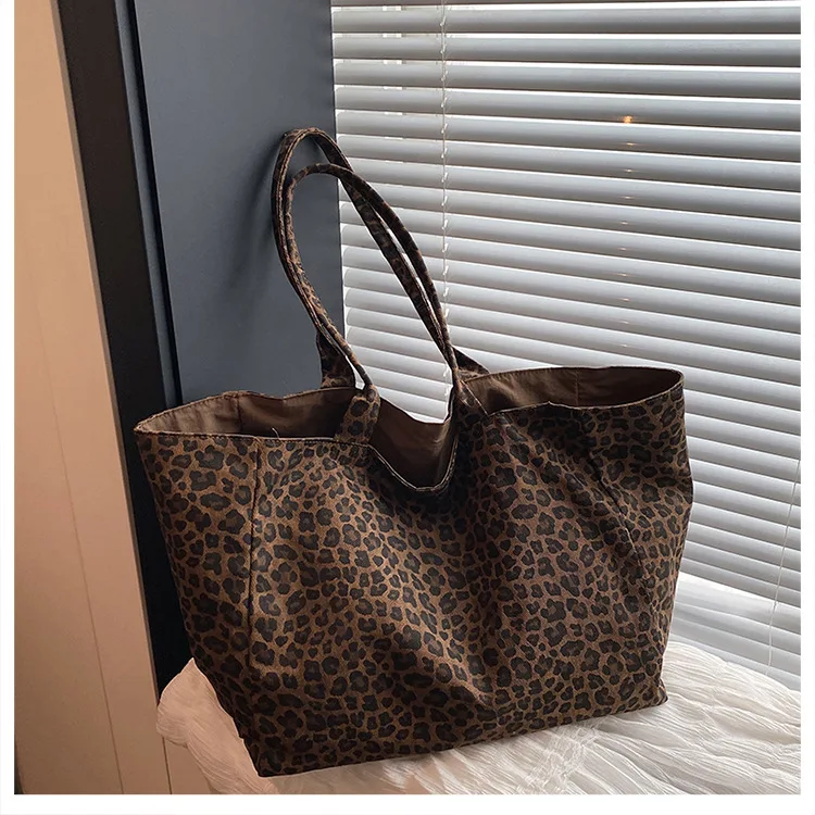 Fashionable Leopard Print Shoulder Bag Women Texture Simple Crossbody Tote Handle Bag Casual Versatile and Commuter Storage Bag