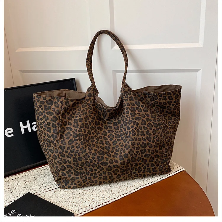 Fashionable Leopard Print Shoulder Bag Women Texture Simple Crossbody Tote Handle Bag Casual Versatile and Commuter Storage Bag