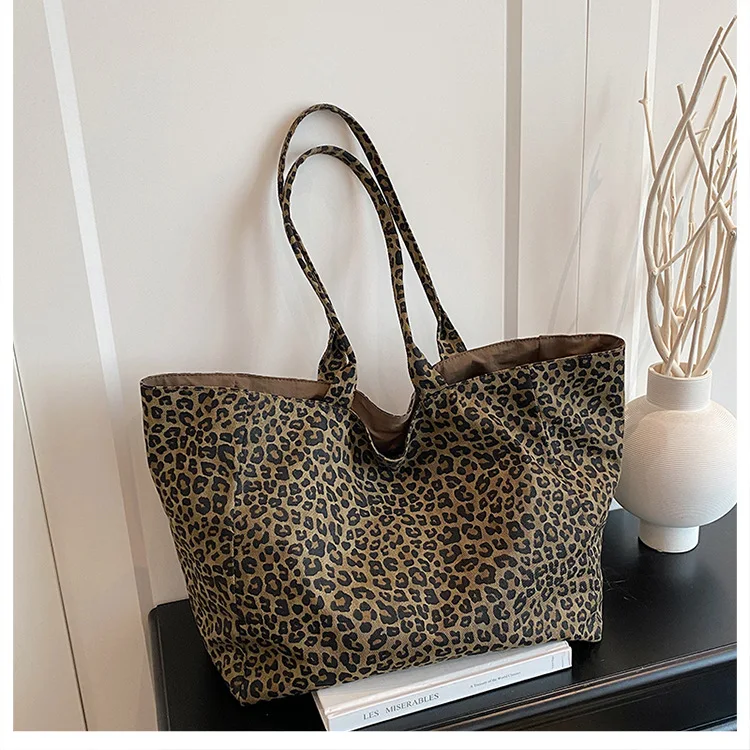 Fashionable Leopard Print Shoulder Bag Women Texture Simple Crossbody Tote Handle Bag Casual Versatile and Commuter Storage Bag