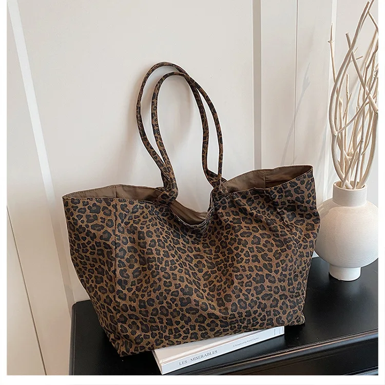 Fashionable Leopard Print Shoulder Bag Women Texture Simple Crossbody Tote Handle Bag Casual Versatile and Commuter Storage Bag