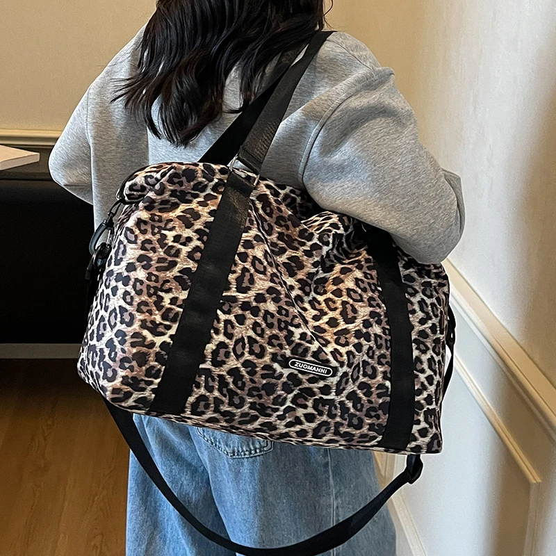 Leopard Printing Travel Duffels Bag Large Capacity Sports Gym Tote Bag Weekend Luggage Storage Bag for Students