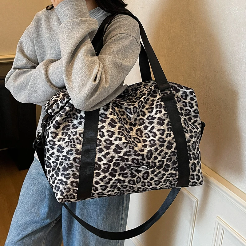 Leopard Printing Travel Duffels Bag Large Capacity Sports Gym Tote Bag Weekend Luggage Storage Bag for Students