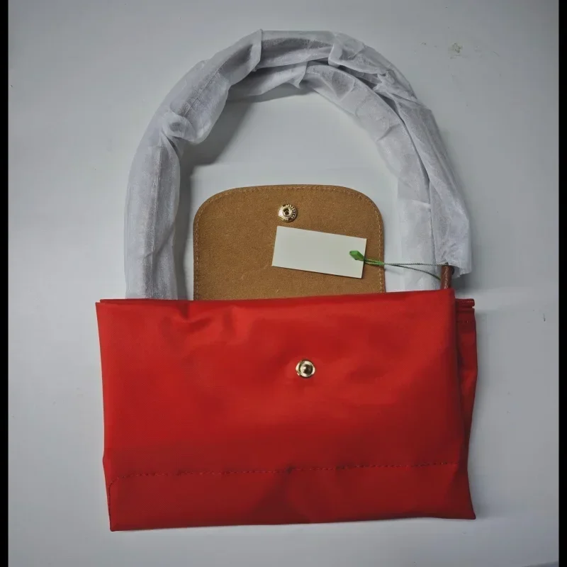 Sac hobo pliable classique en nylon, sac à main à bandoulière pour femmes avec design brodé