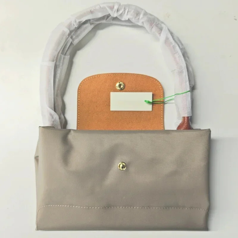 Sac hobo pliable classique en nylon, sac à main à bandoulière pour femmes avec design brodé