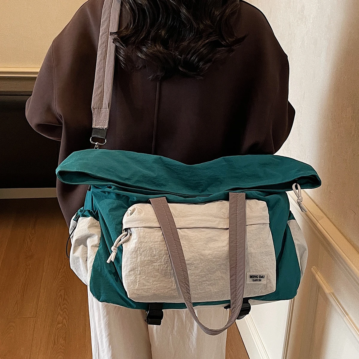 Foldable Lightweight Luggage Bag for Women, Large Capacity Expandable Crossbody Gym Bag, Portable Short-Distance Travel Bag, Men's Shoulder Bag for Hiking and Camping