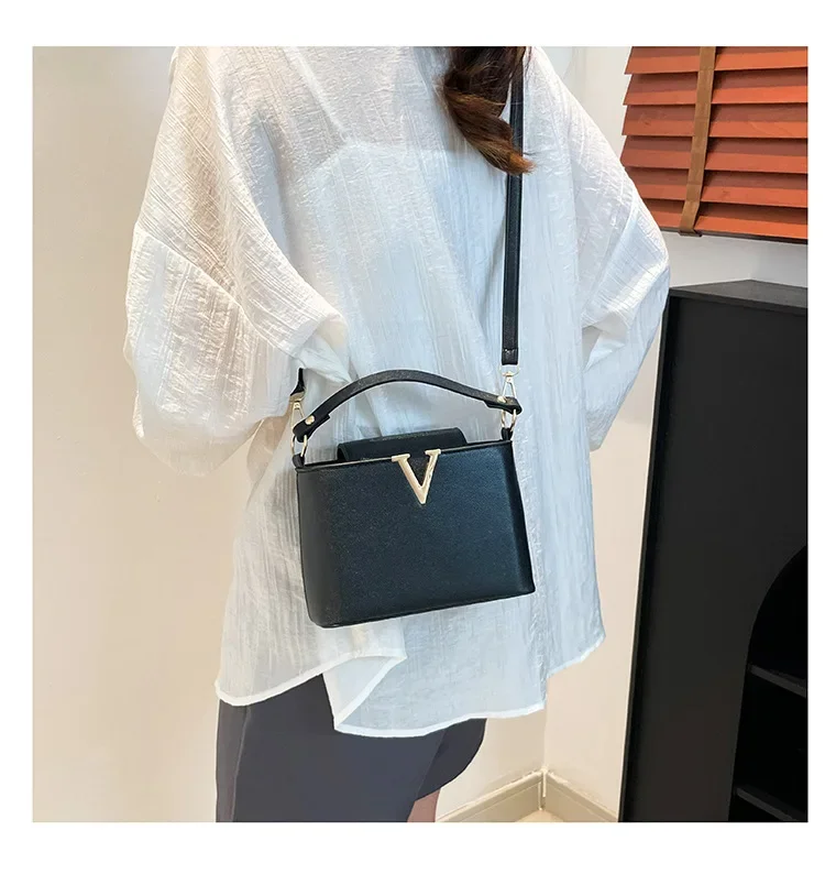 Luxury Women's Tote Bag, Chic V Shaped Stylish Pu Leather Bucket Bag, Top Cover Handbag Women Shoulder Crossbody Bags for Woman