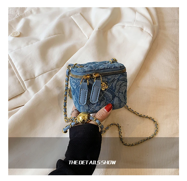 Lingge Chain Mini Shoulder Bag Women's Chain Handbag Retro Commuting Decoration Lipstick Crossbody Bag Dinner Bag Purse