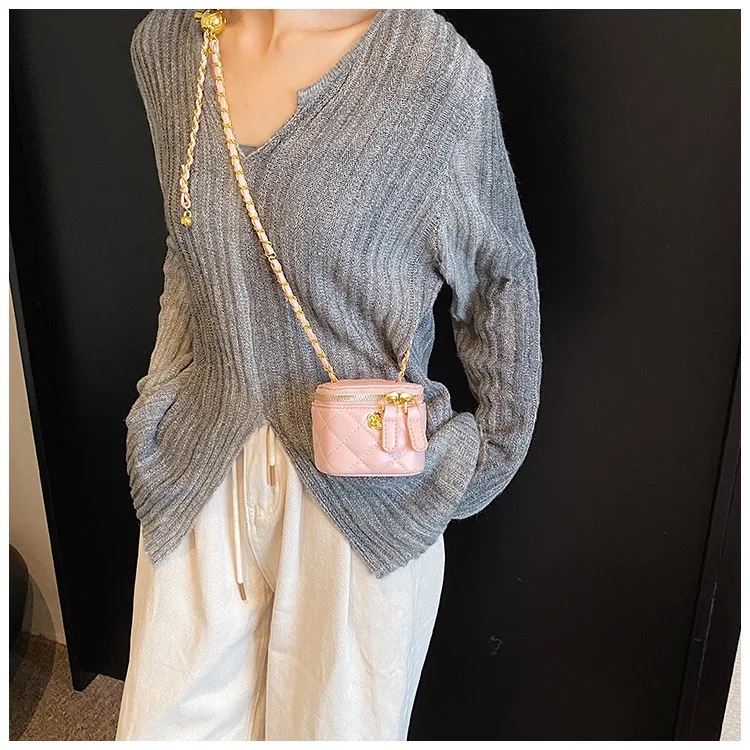 Lingge Chain Mini Shoulder Bag Women's Chain Handbag Retro Commuting Decoration Lipstick Crossbody Bag Dinner Bag Purse