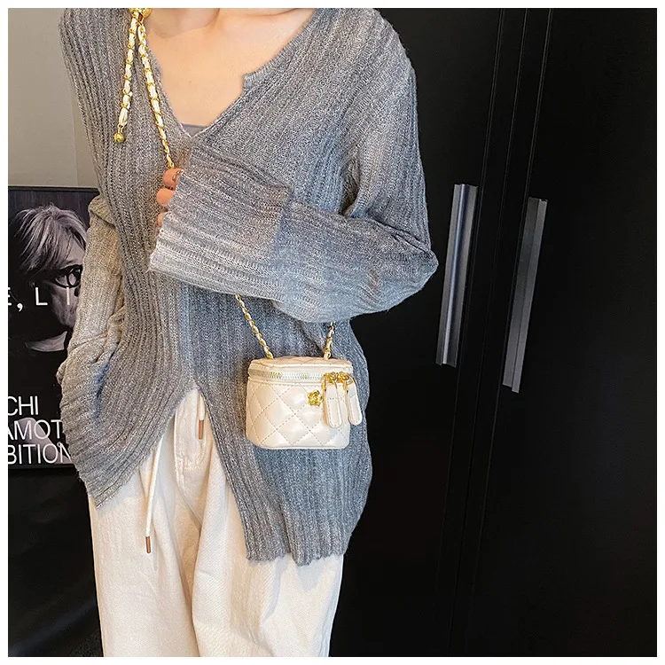 Lingge Chain Mini Shoulder Bag Women's Chain Handbag Retro Commuting Decoration Lipstick Crossbody Bag Dinner Bag Purse