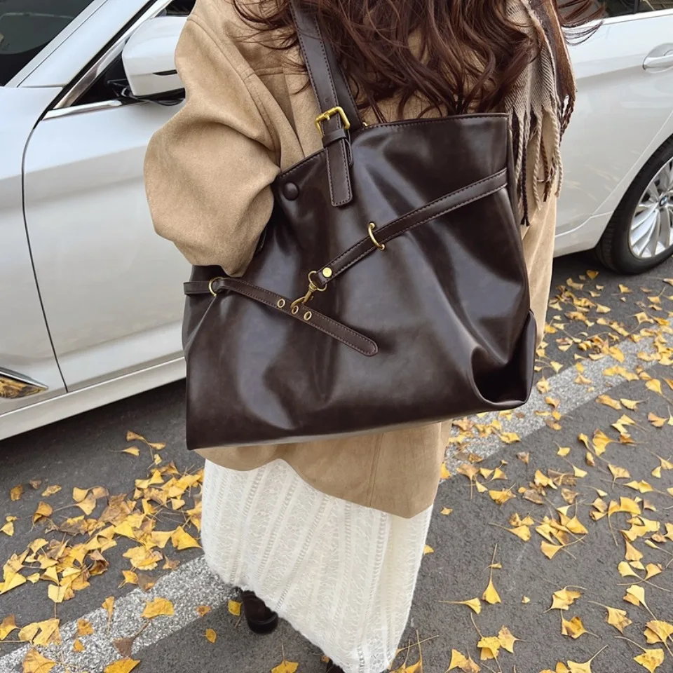 Vintage Oil-Waxed Pu Leather Tote Shoulder Bag Large Capacity with Decorative Belt for Work Travel 16-inch Laptop A4 Documents