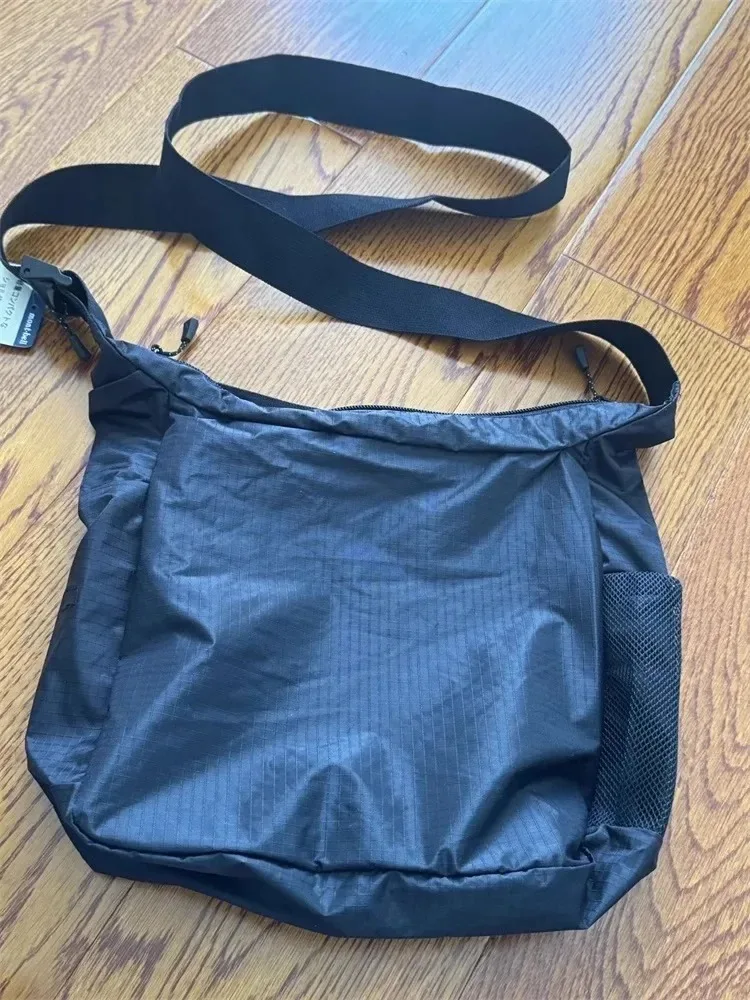 Outdoor Leisure Crossbody Bag Japan Famous Brands Lightweight Waterproof Portable Large Capacity Fashion Versatile Shoulder Bag