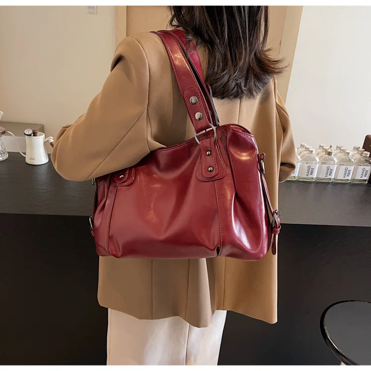 Classic Retro Casual Solid-Color Tote Bag Large-Capacity PU Shoulder Bag Soft Leather Fashionable Versatile Commuter Handbag