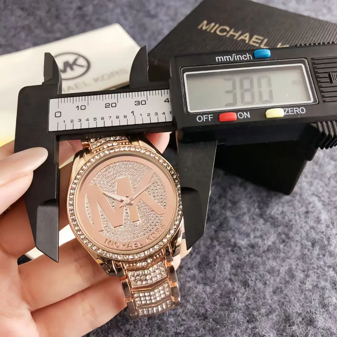 Michael Kors New Fashionable and Elegant Women's Watch Wallet MK Light Luxury Pink Plate Large Letter Watch Bag Exquisite Gift