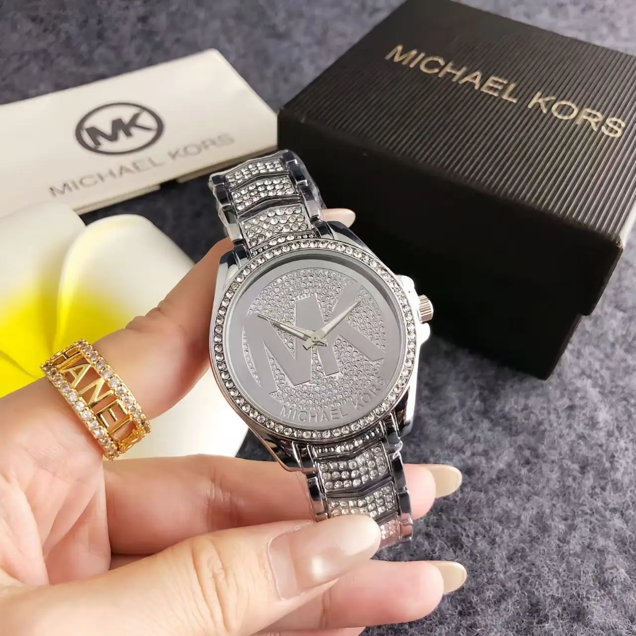 Michael Kors New Fashionable and Elegant Women's Watch Wallet MK Light Luxury Pink Plate Large Letter Watch Bag Exquisite Gift
