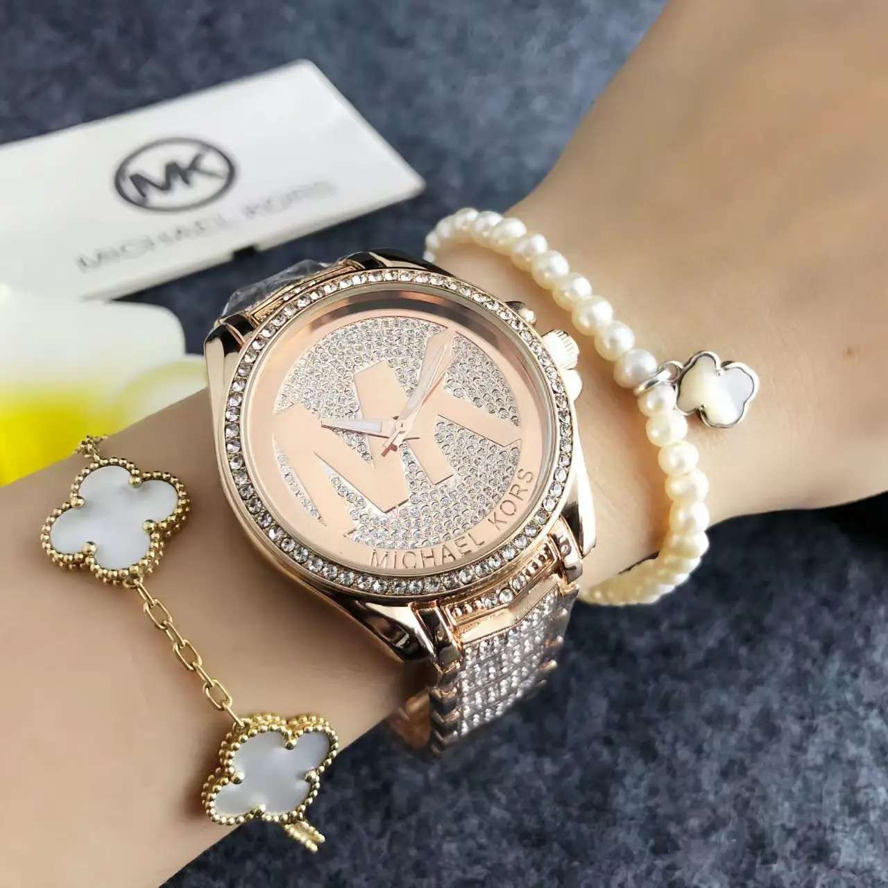 Michael Kors New Fashionable and Elegant Women's Watch Wallet MK Light Luxury Pink Plate Large Letter Watch Bag Exquisite Gift