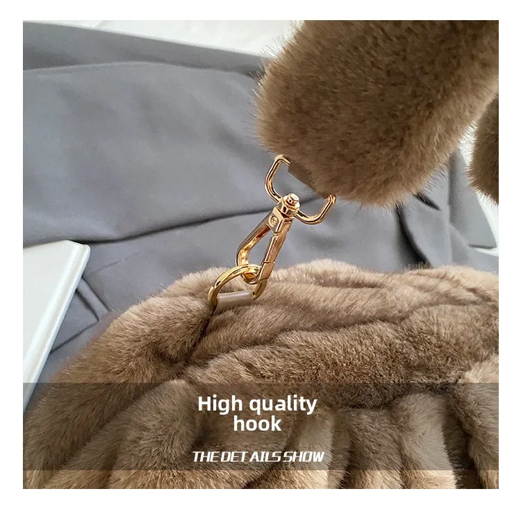 New Comfortable Versatile Texture Top Clutch Bag Women Winter Fluffy Cloud Crossbody Bag Retro Furry Commuting Storage Bag