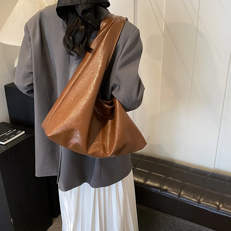 LEFTSIDE Design Large PU Leather Hobo Underarm Bags Lady Winter Shoulder Bag for Women 2024 New Trend Y2K Handbags and Purses