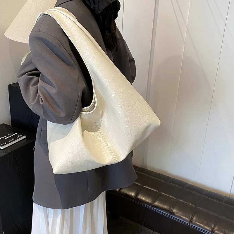 LEFTSIDE Design Large PU Leather Hobo Underarm Bags Lady Winter Shoulder Bag for Women 2024 New Trend Y2K Handbags and Purses
