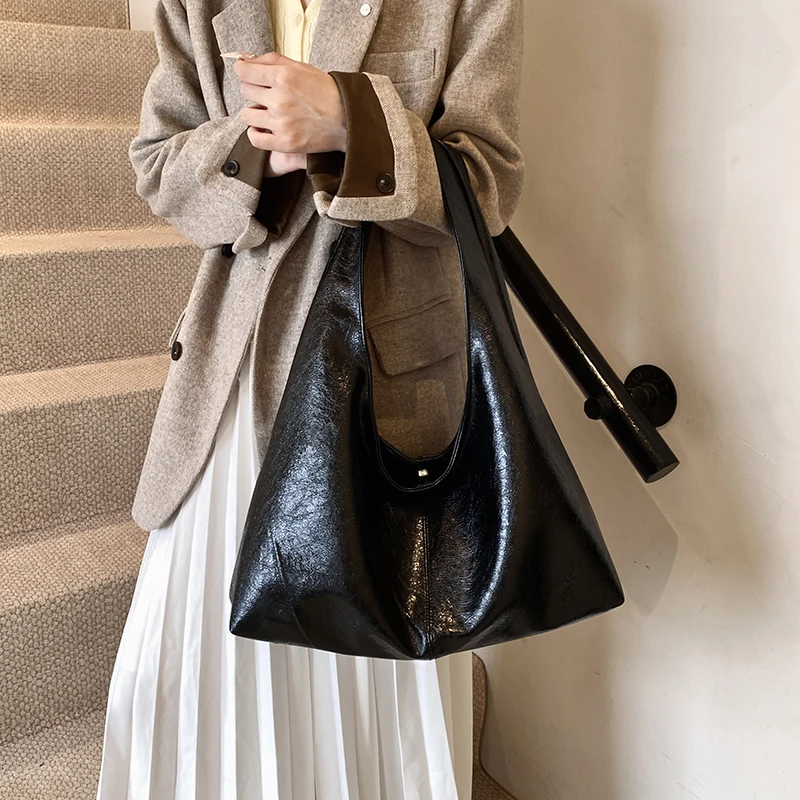 LEFTSIDE Design Large PU Leather Hobo Underarm Bags Lady Winter Shoulder Bag for Women 2024 New Trend Y2K Handbags and Purses