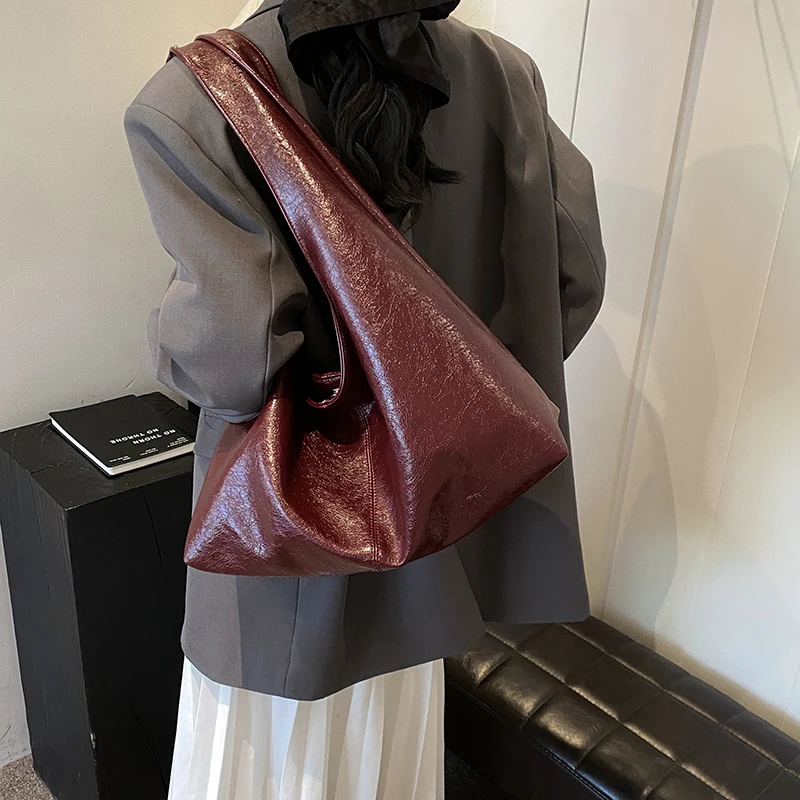LEFTSIDE Design Large PU Leather Hobo Underarm Bags Lady Winter Shoulder Bag for Women 2024 New Trend Y2K Handbags and Purses