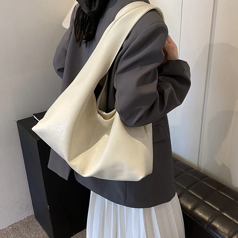 LEFTSIDE Design Large PU Leather Hobo Underarm Bags Lady Winter Shoulder Bag for Women 2024 New Trend Y2K Handbags and Purses
