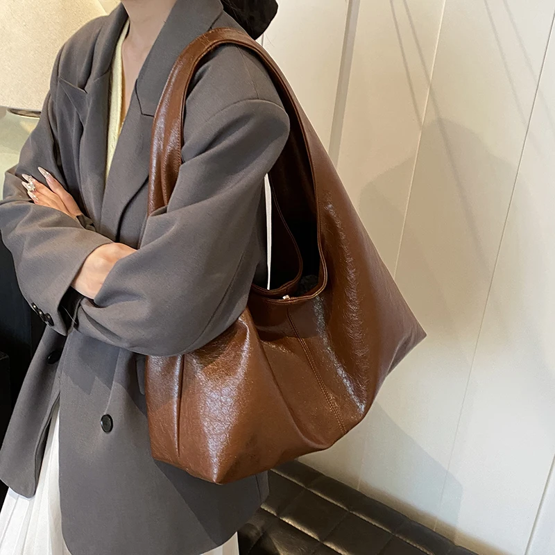 LEFTSIDE Design Large PU Leather Hobo Underarm Bags Lady Winter Shoulder Bag for Women 2024 New Trend Y2K Handbags and Purses