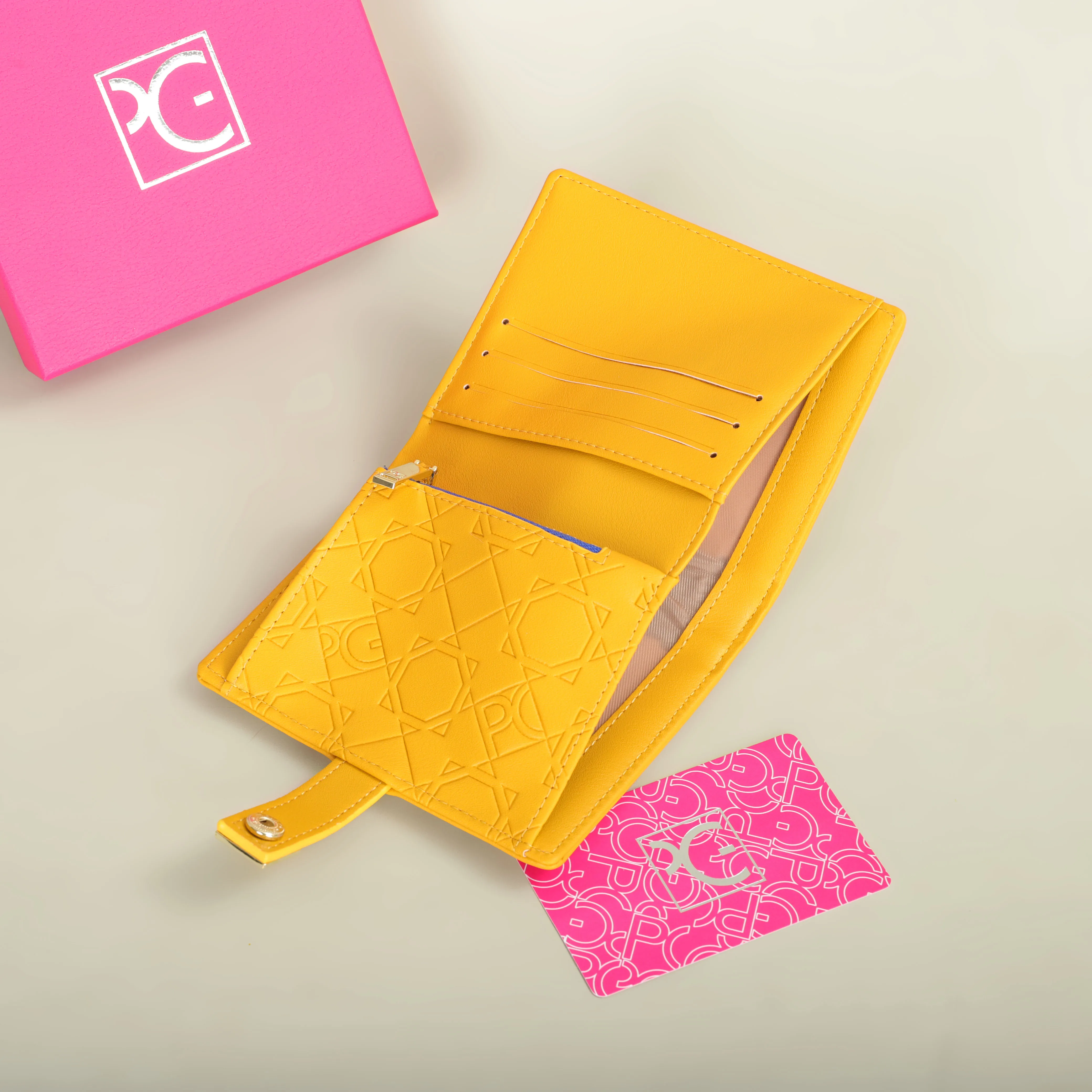 PG Wallet Fashion Classic Retro Women's Universal Wallet Letter Printed Portable Card Bag Zero Wallet