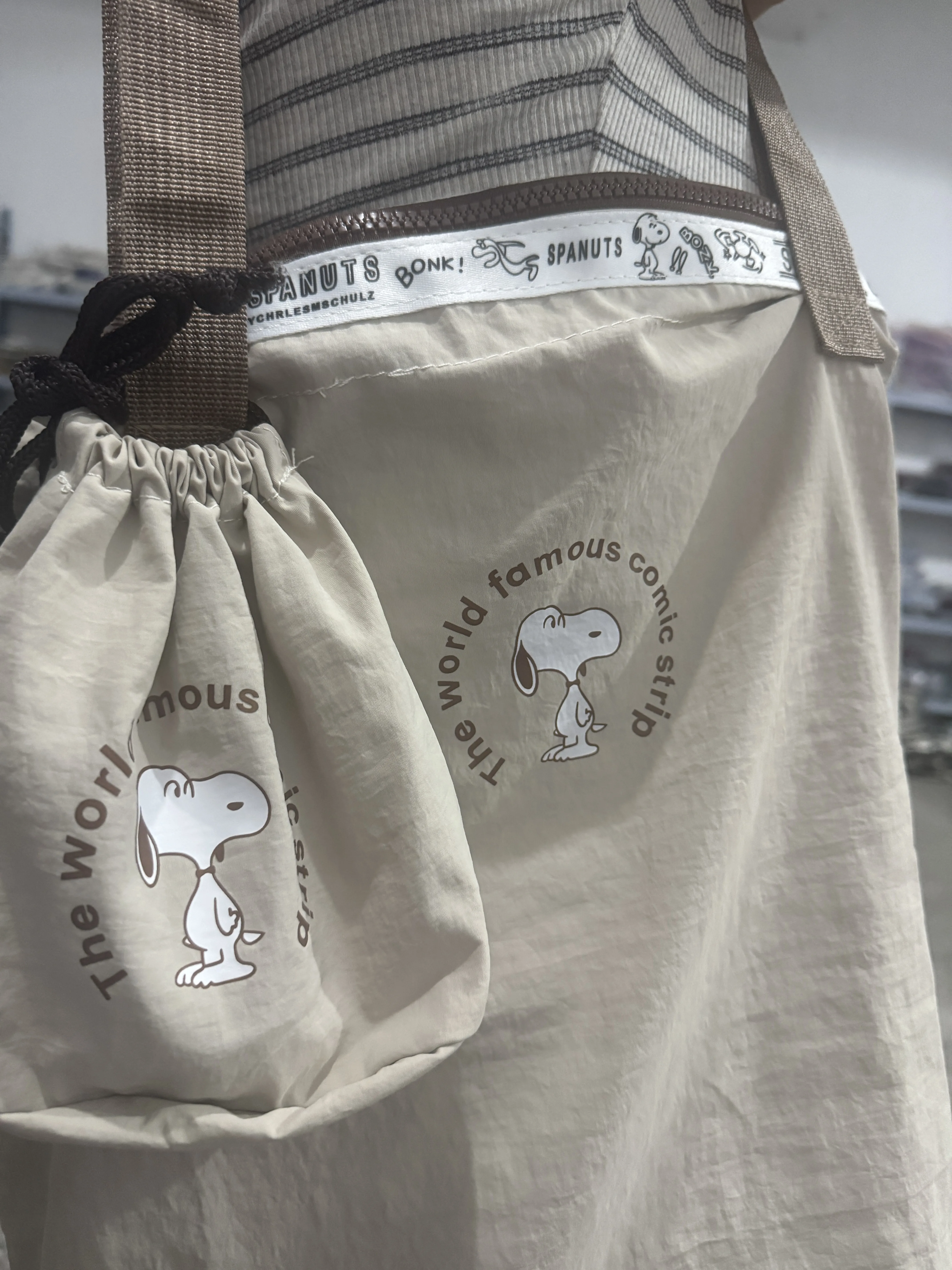 Fashion Hot Style Cute Snoopy Large Capacity Travel Bag Luggage Bag Women's Shoulder Bag Foldable Fitness Bag