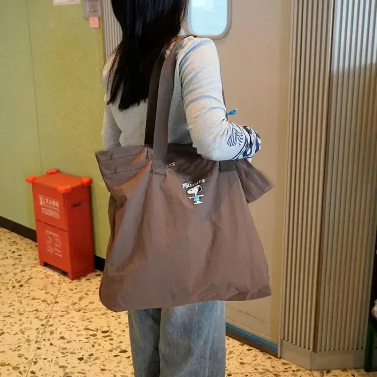Fashion Hot Style Cute Snoopy Large Capacity Travel Bag Luggage Bag Women's Shoulder Bag Foldable Fitness Bag